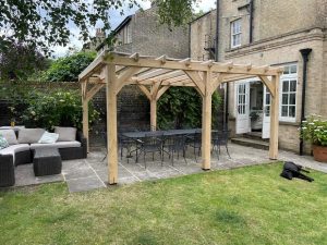 Oak pergola with polycarbonate panels