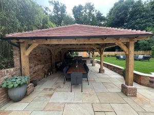 Luxurious 3-bay oak gazebo with a hipped roof design