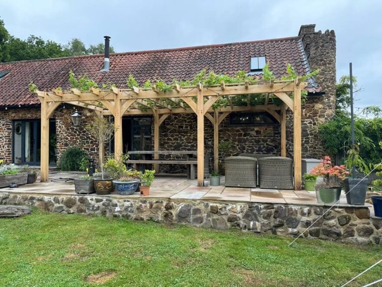 2 Bay Oak Pergola – Best Tiles & Protecting Paving from Tannins