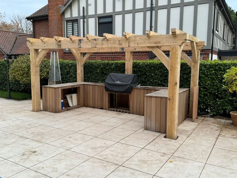 4 Essential Oak Pergola Beam Sizes UK Guide 2025
