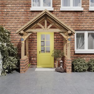 Oak porch with curved struts for added stability and traditional charm.