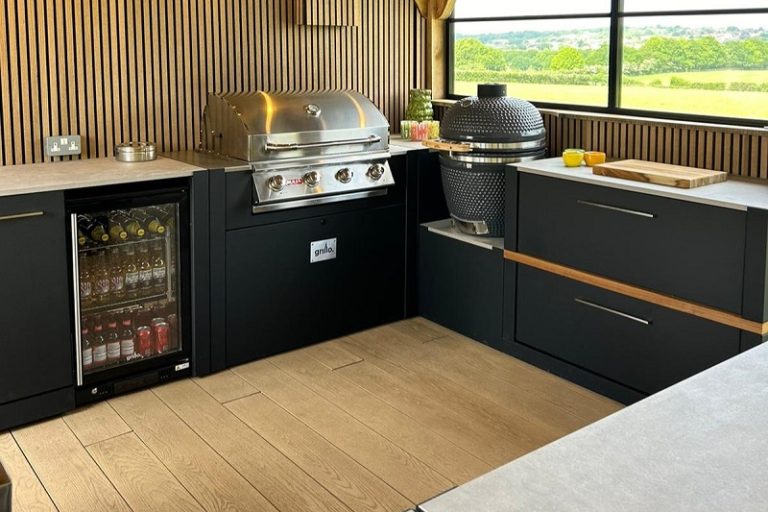 Oak Gazebos with Grillo Outdoor Kitchens | Timber Solution